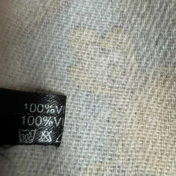 100% Viscose Floral Scarf Shawl Like NEW - Picture 7 of 8